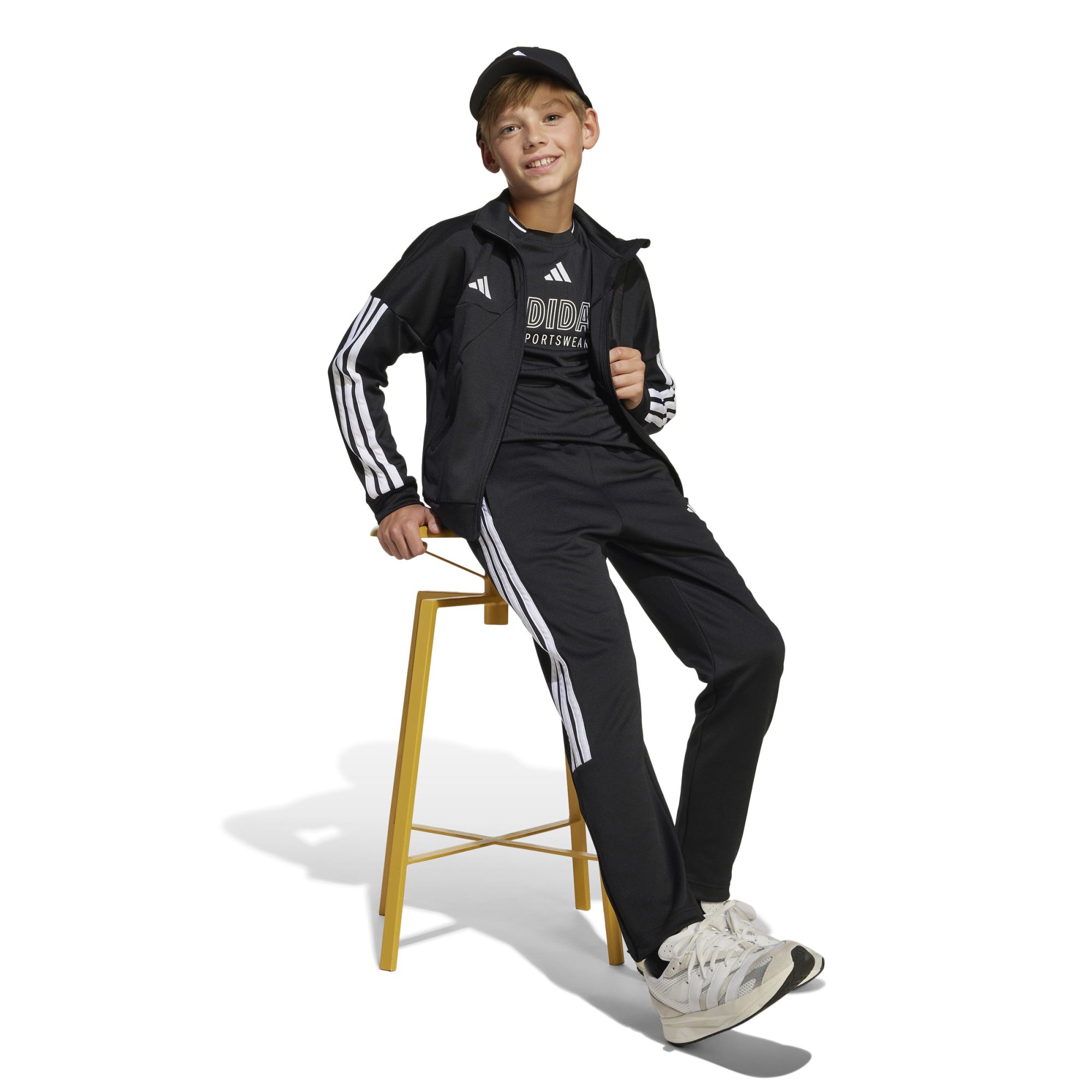 J HOT TTOP CBLACK/FTWWHT/CBLACK 4