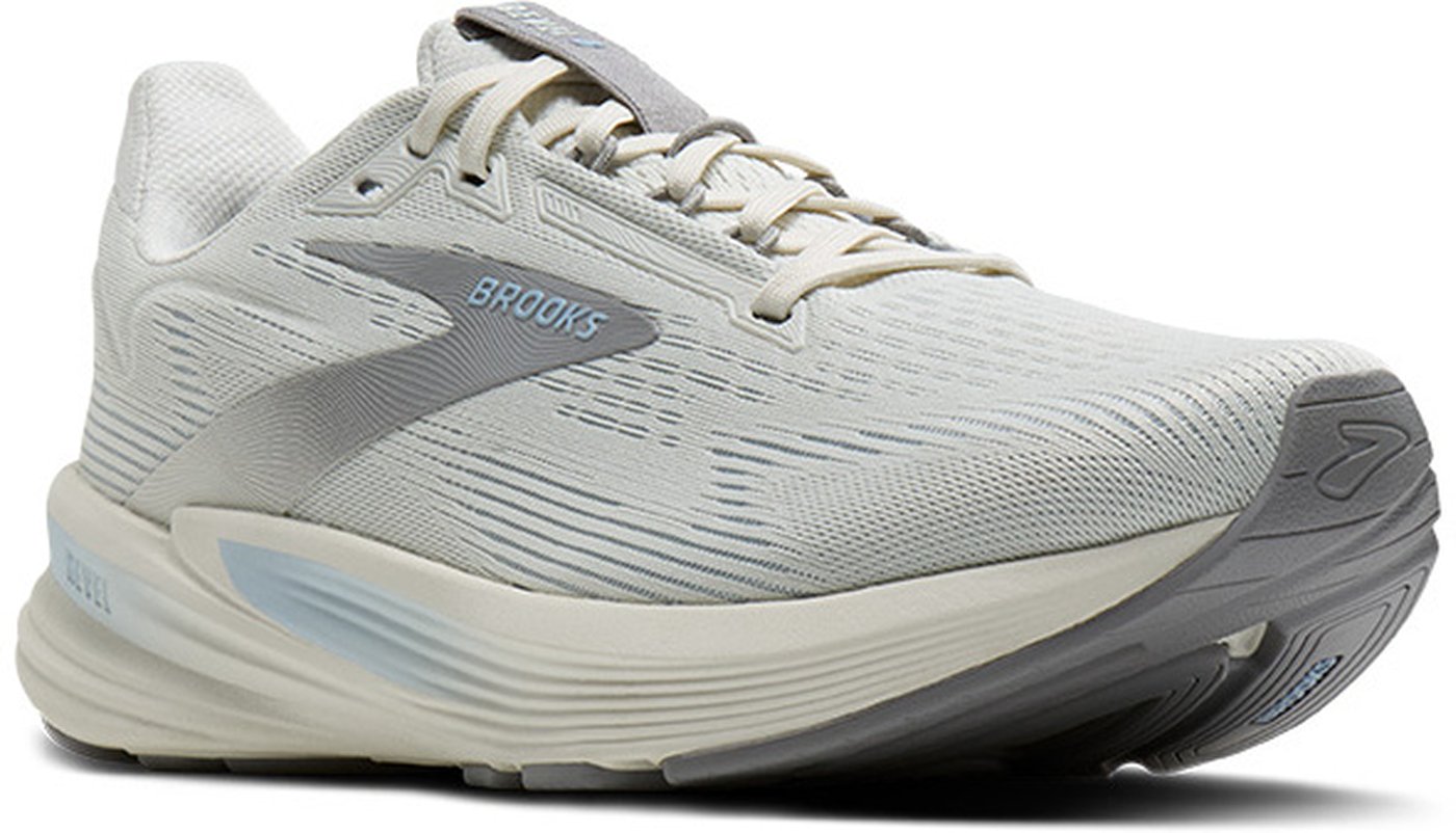 Revel 8 White/Raisin& Black/Raisin 5