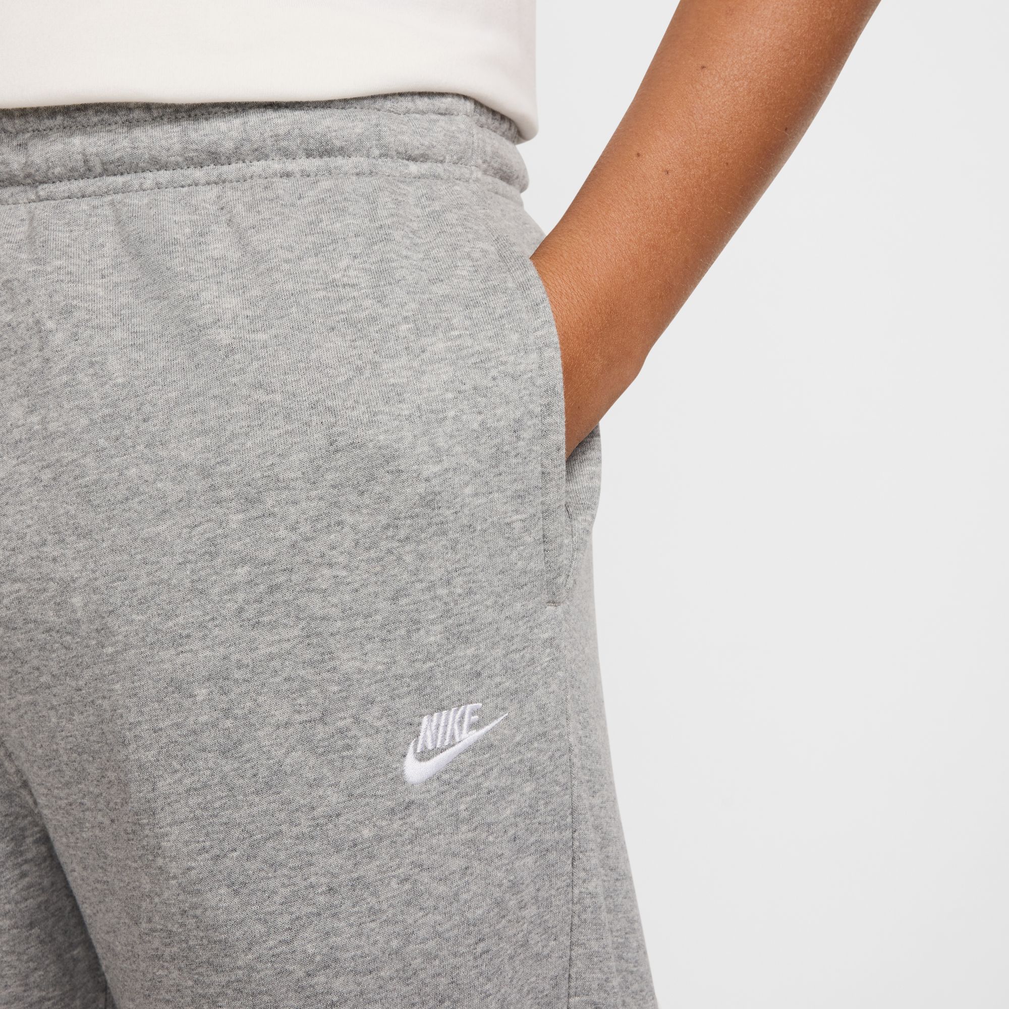 M NK CLUB FT JOGGER 6